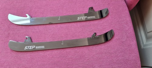 Ice hockey skate - skate, step