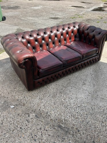 Vintage leather chesterfield - , 3