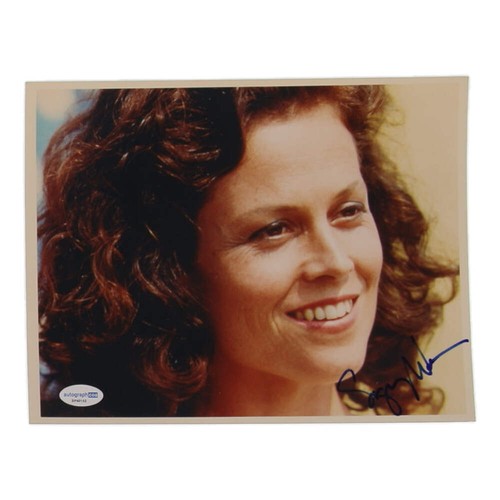 Sigourney weaver signed - sigourney,
