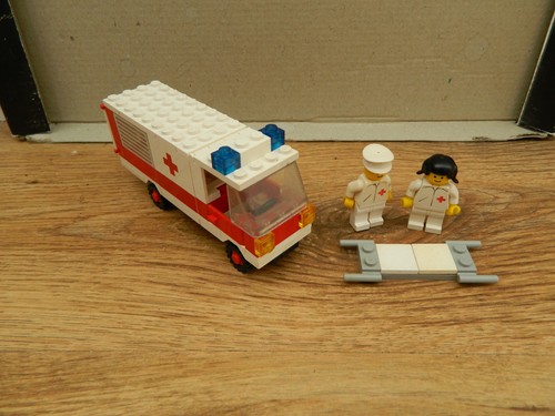Lego town 6680 ambulance - 6680,