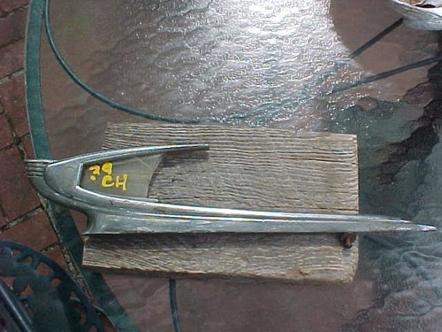 1939 chevrolet hood ornament - chevrolet,