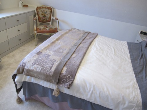 Laura ashley bed throw - laura,