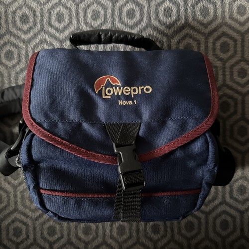 Lowepro camera bag - camera, 1