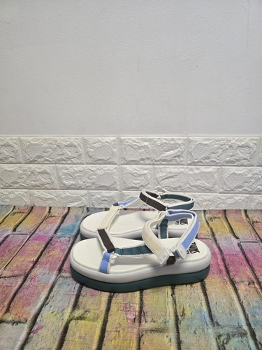 Camper twins walking - camper,