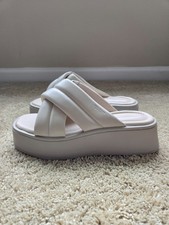 Vagabond Shoemakers platform