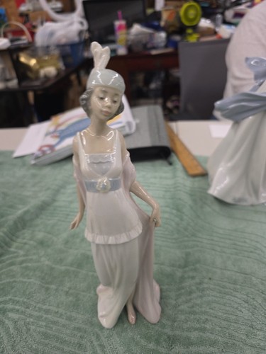 Lladro talk the town 5788 - talk,