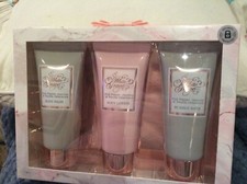 Body lotion set “white