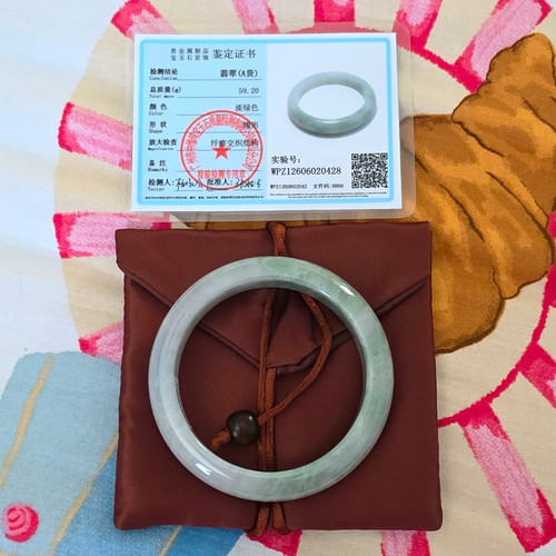 Green jade round bangle - green,