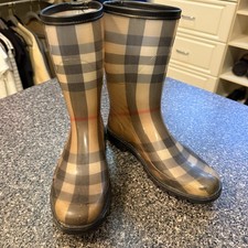 Burberry Classic Nova Check