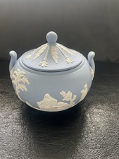 VINTAGE WEDGWOOD BLUE JASPERWARE COVERED SUGAR BOWL CLASSICAL RELIEF