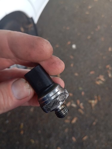 Mercedes fuel pressure - pressure, sensor