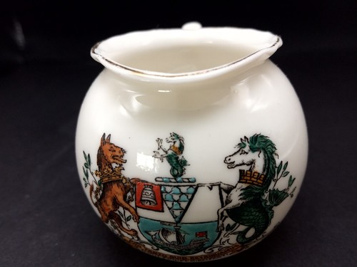 Goss crested china belfast - crested,
