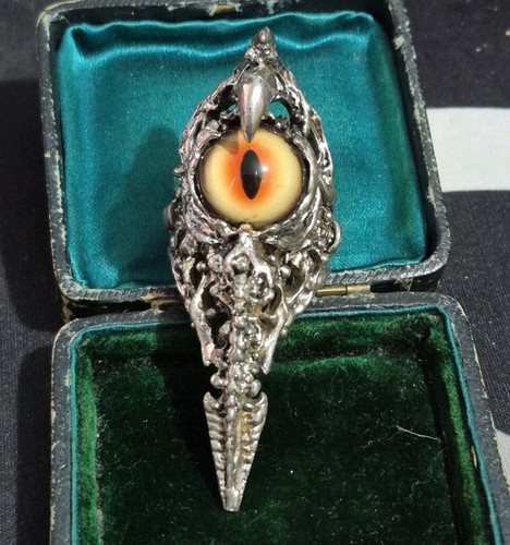 Axel stocks prosthetic cat eye - prosthetic,
