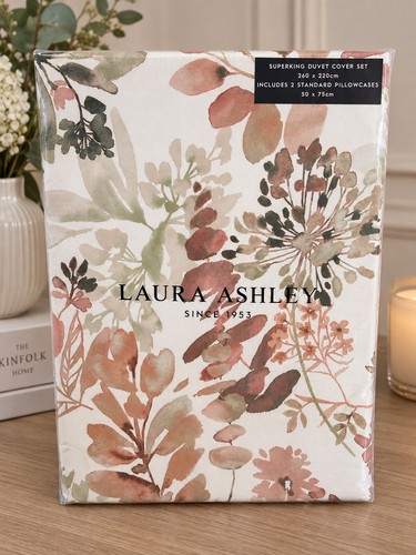 Laura ashley lewcombe - ashley,