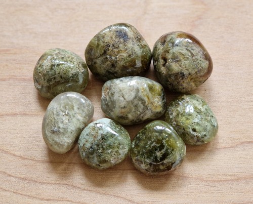 Tsavorite garnet mm - tsavorite,