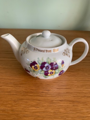Victoria czechoslovakia tea - victoria,