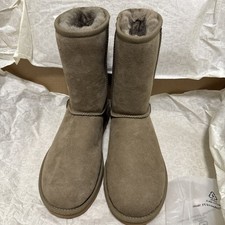 UGG women’s classic short ll