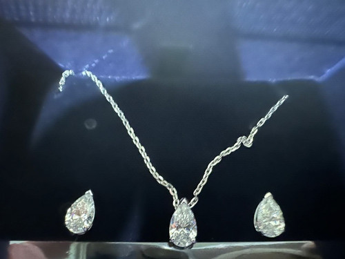 Swarovski attract pear - pear, cut