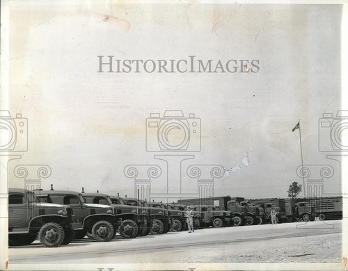 1942 press photo row - 1942, of