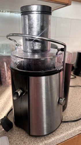 Electric juicer machine - electric, fruit