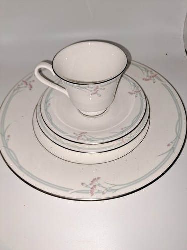 Royal doulton carnation h5084 - carnation,