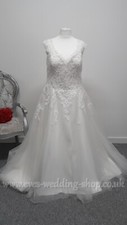 Romantica V neck ivory wedding