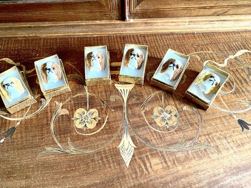 Japanese chin broaches hand - chin,