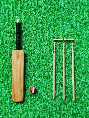 Dolls house miniature - 1/12,