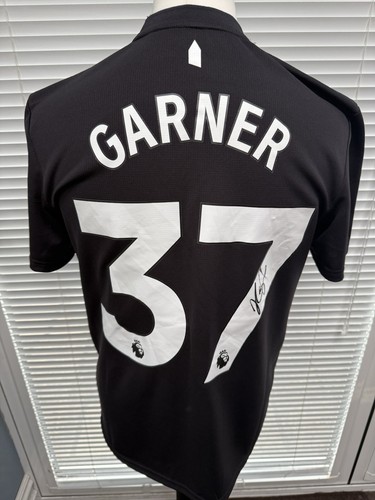 James garner signed everton - james,