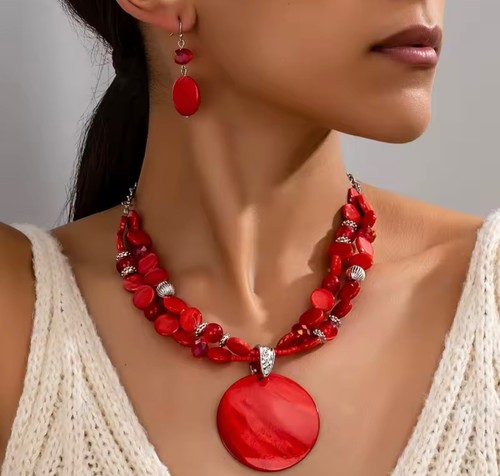 Boho red round - red, pendant