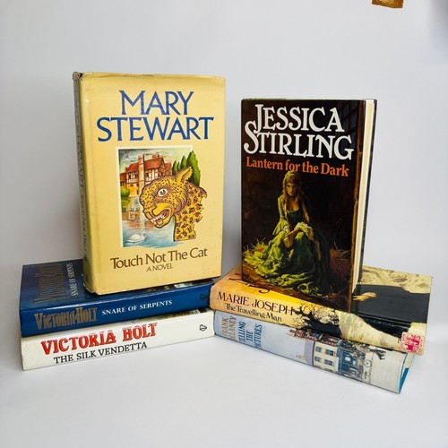 Lot vintage fiction books - lot,