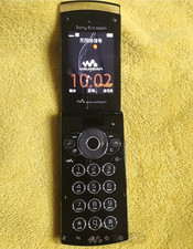Sony Ericsson W980 Flip -