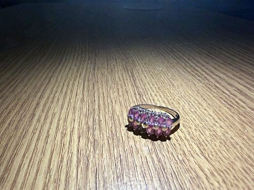 White gold 9ct ring with - , pink