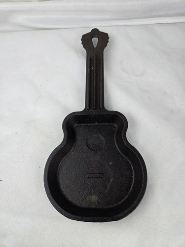 Cast iron mini guitar - cast, 5”