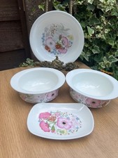 Porcelain Wedgwood - Meadow-Sweet - floral tray, bowls
