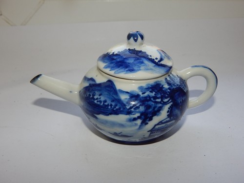Chinese japanese porcelain w - porcelain, b/w