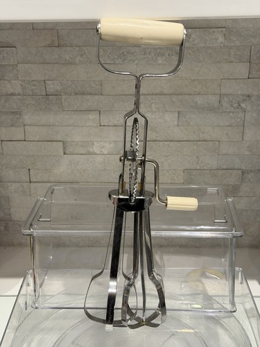 Vintage egg bester whisk hand - vintage,