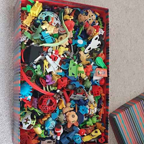 Mixed bulk job lot kinder - mixed,