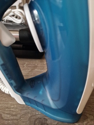 Steam iron with - steam, nonstick