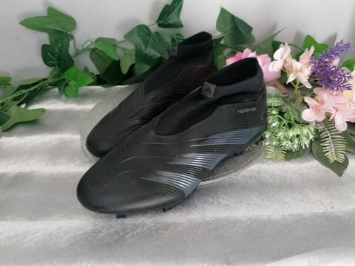 Adidas predator black moulded - adidas,