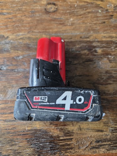 Milwaukee m12b4 12v 0ah - 4.0ah, red