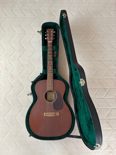 Martin mahogany acoustic - 00-15,