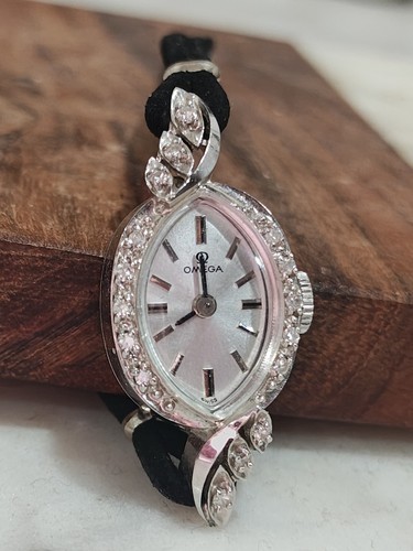 Exquisite vintage ladies - vintage,