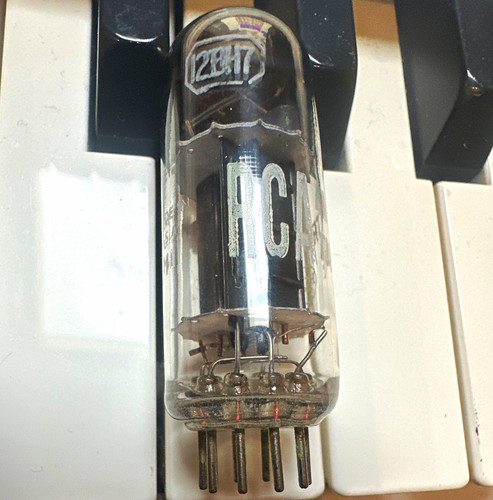 Rca 12bh7 vacuum tube - rca, d