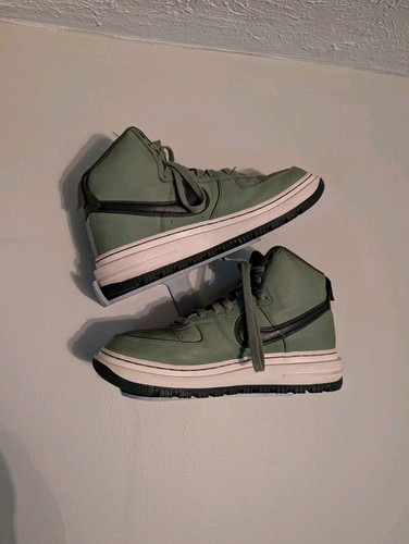 Wall mounted sneaker display - mounted,