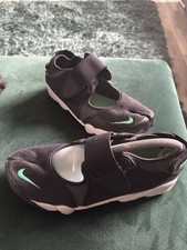 Nike Air Rift Split-Toe