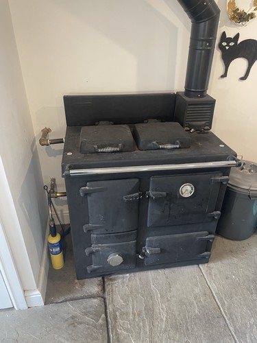 Solid fuel rayburn with back - with,