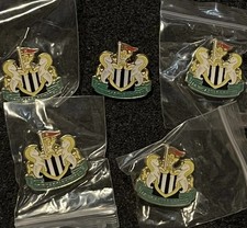 5x Newcastle United Crest Pin