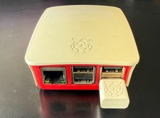Raspberry Pi 2 Model B Quad Core CPU 900 MHz 1GB RAM With Pi Case and Wifi
