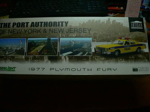 Greenlight 1977 plymouth - 1/18,
